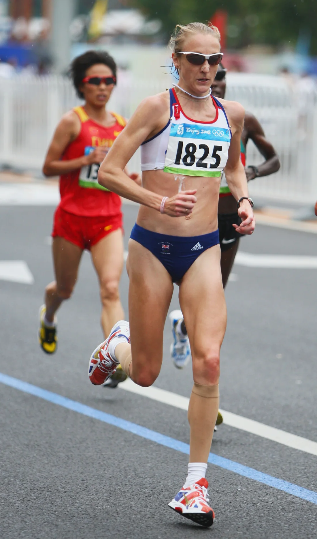 Paula Radcliffe racing the marathon at the Beijing Olympics in 2008